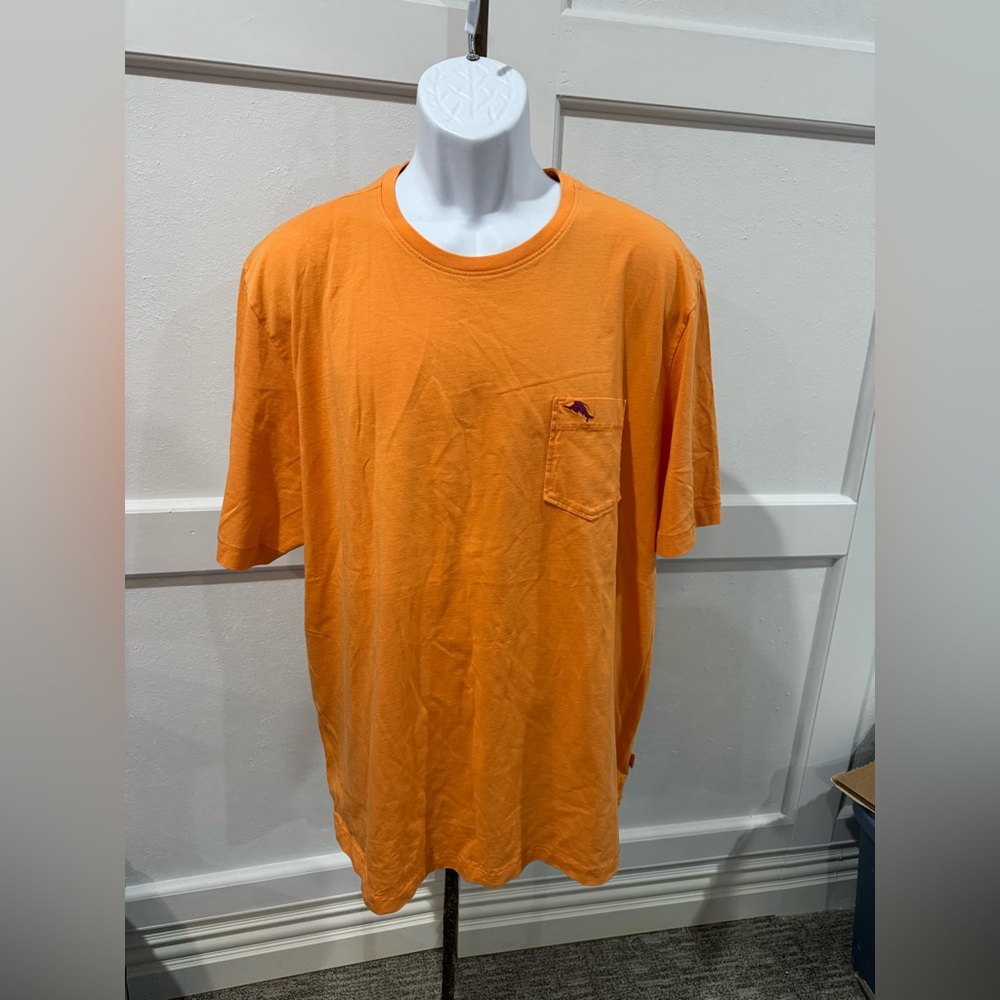 TOMMY BAHAMA FRONT POCKET CREW NECK MEN SHORT SLEEVE T-SHIRT XL
Orange